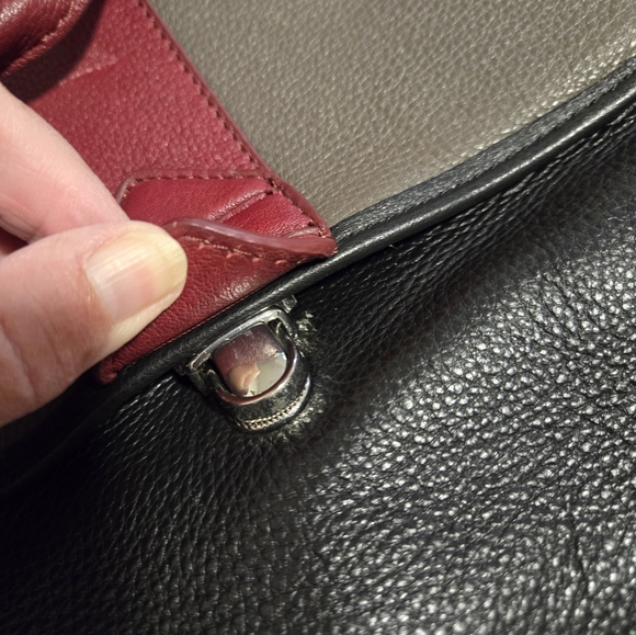 Matching Danier leather bag and purse - Picture 4 of 6